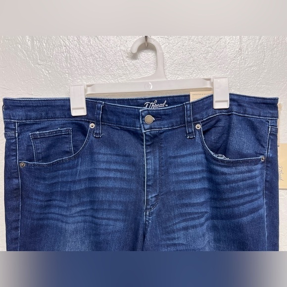 Women's Mid-Rise Skinny Jeans - Universal Thread™ - Dark Denim Wash - 18 - Picture 7 of 10